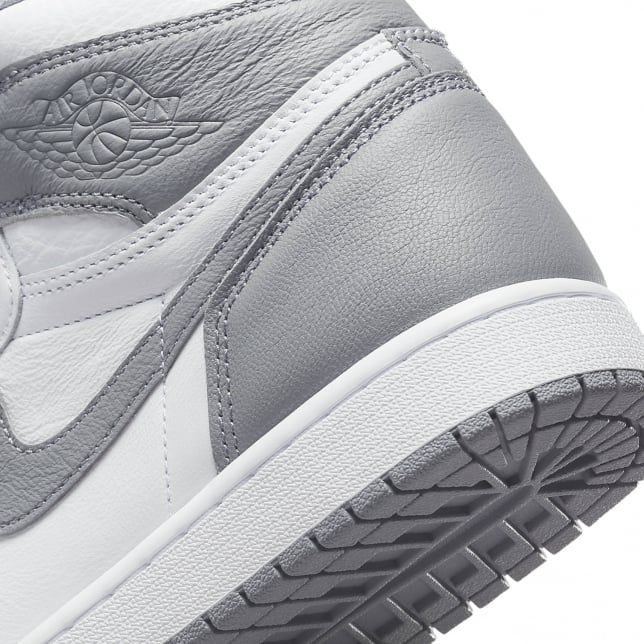 Air Jordan 1 High OG Stealth - Image 8