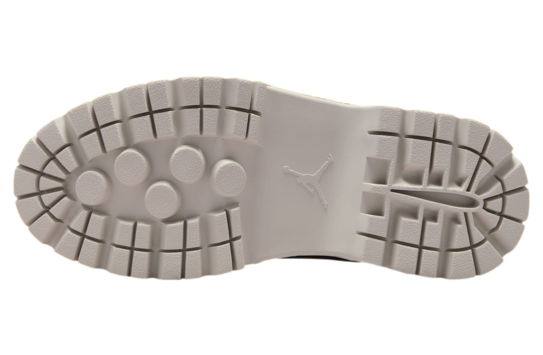 Air Jordan 1 Low Brooklyn Light Bone / Metallic Silver - Image 5