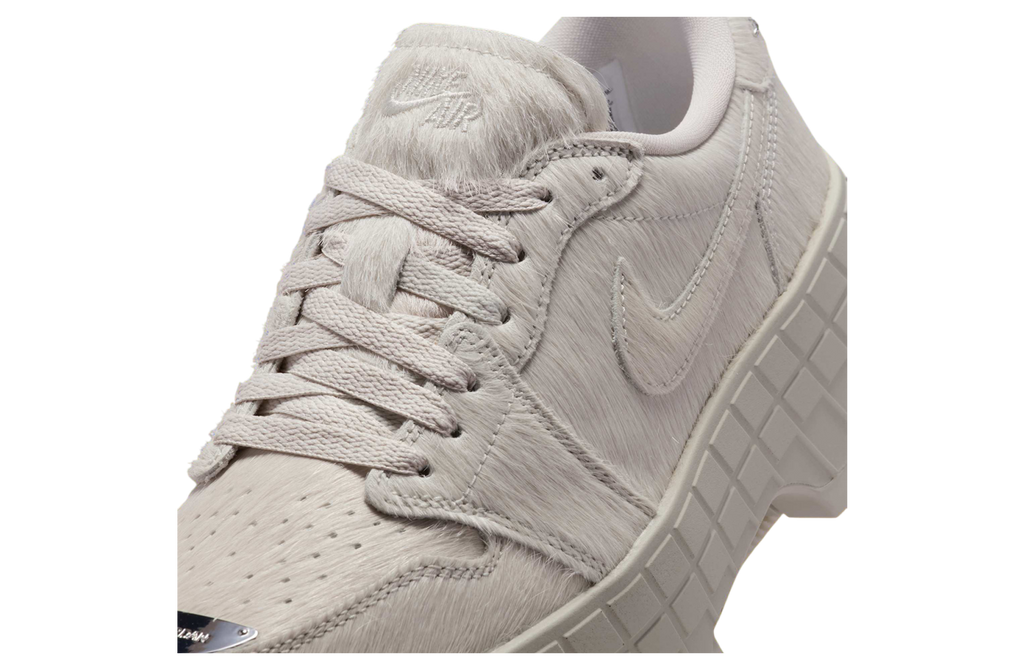 Air Jordan 1 Low Brooklyn Light Bone / Metallic Silver - Image 6