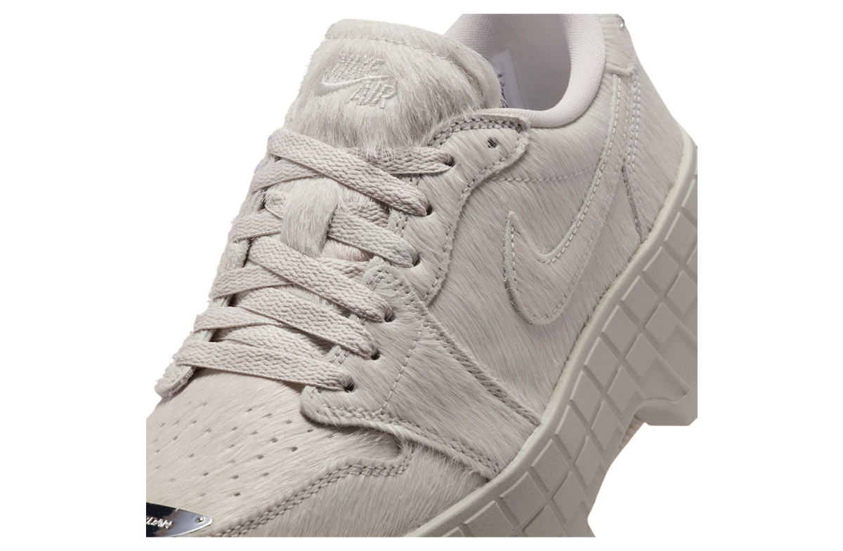 Air Jordan 1 Low Brooklyn Light Bone / Metallic Silver - Image 6
