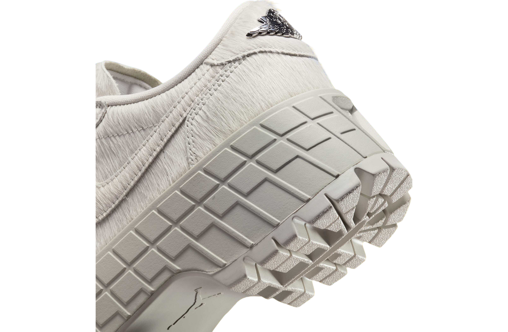 Air Jordan 1 Low Brooklyn Light Bone / Metallic Silver - Image 7