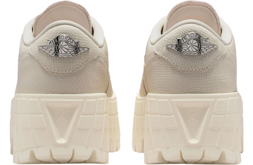 Air Jordan 1 Low Brooklyn WMNS Pale Ivory / Racer Pink - Image 7