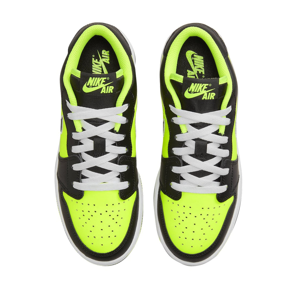 Air Jordan 1 Low GS Black Cat - Image 4