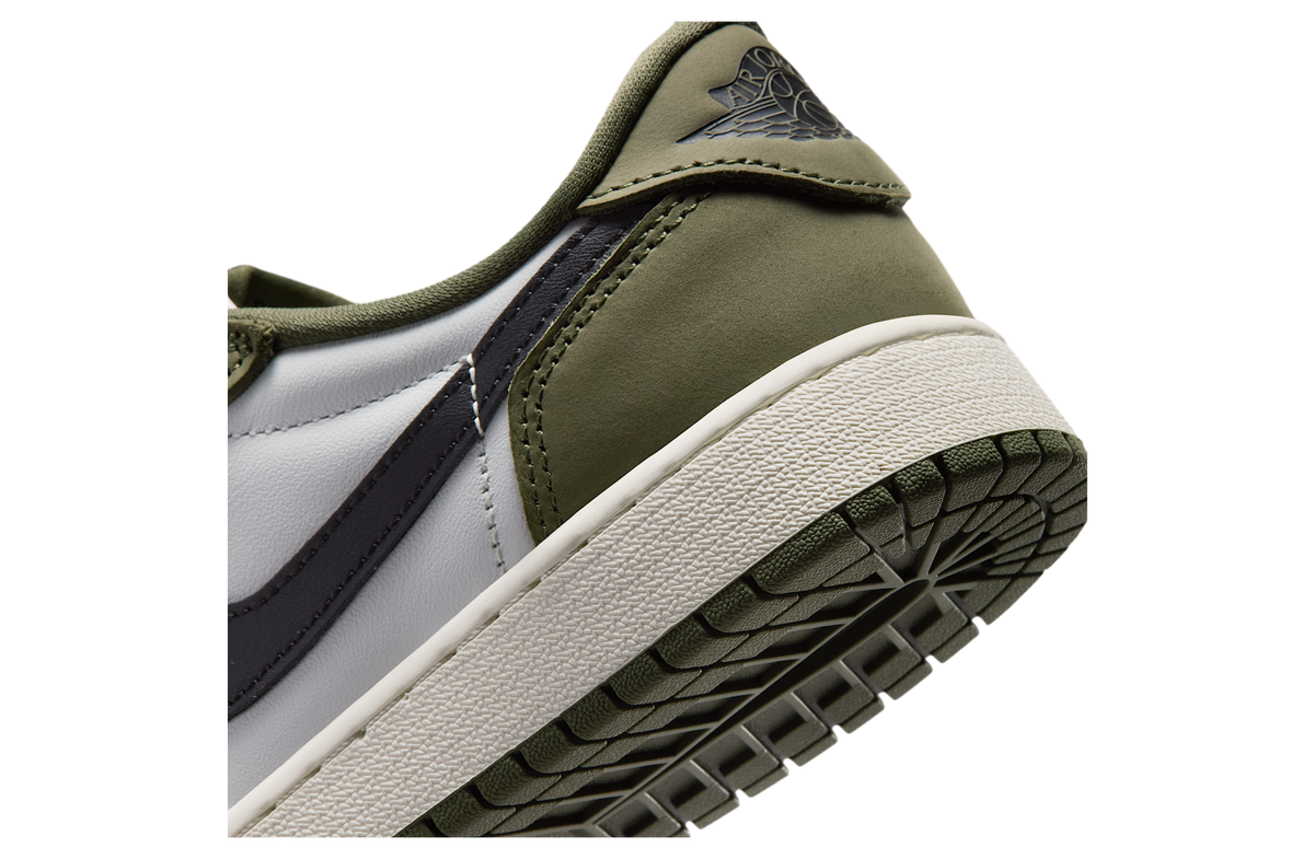 Air Jordan 1 Low GS Medium Olive / Summit White - Image 8