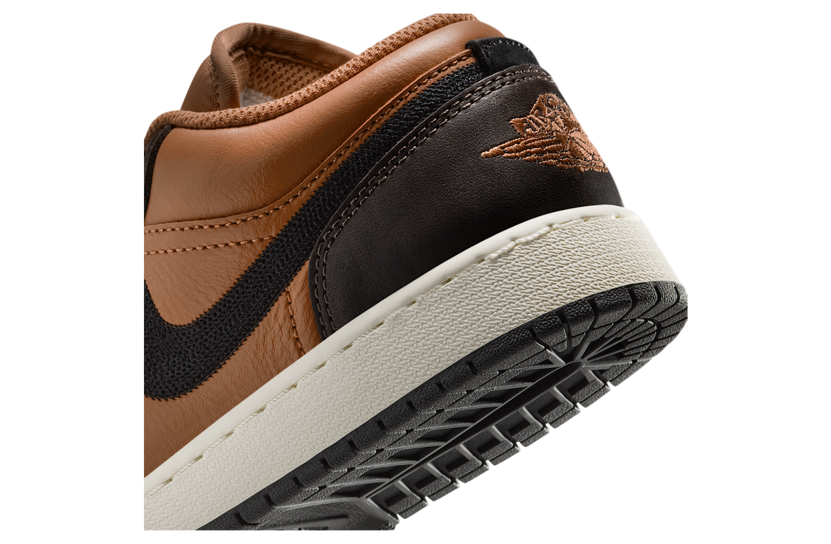 Air Jordan 1 Low SE GS Flax / Baroque Brown - Image 8