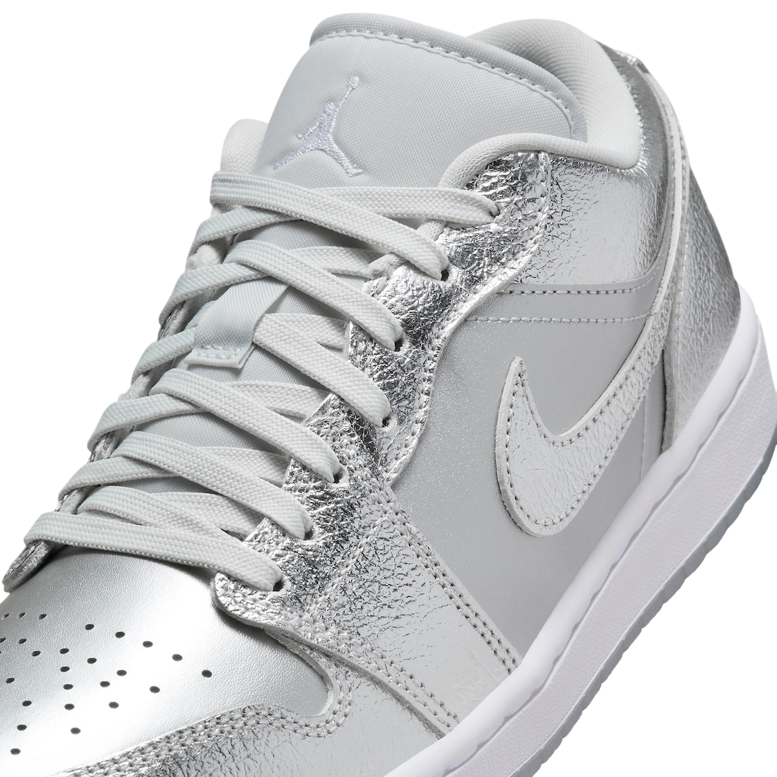 Air Jordan 1 Low SE WMNS Metallic Silver - Image 7