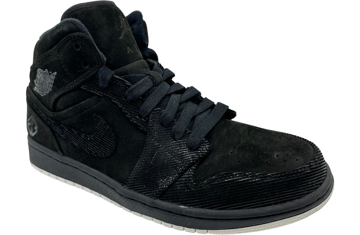 Air Jordan 1 Mid Suit And Sneakers - Image 2