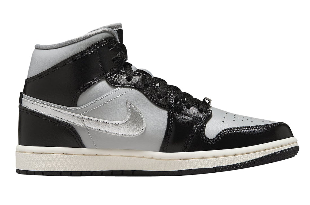 Air Jordan 1 Mid WMNS Black Chrome - Image 3
