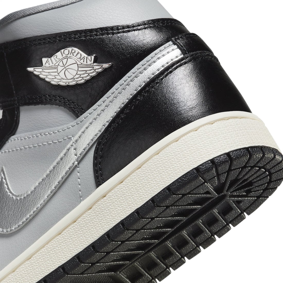 Air Jordan 1 Mid WMNS Black Chrome - Image 8