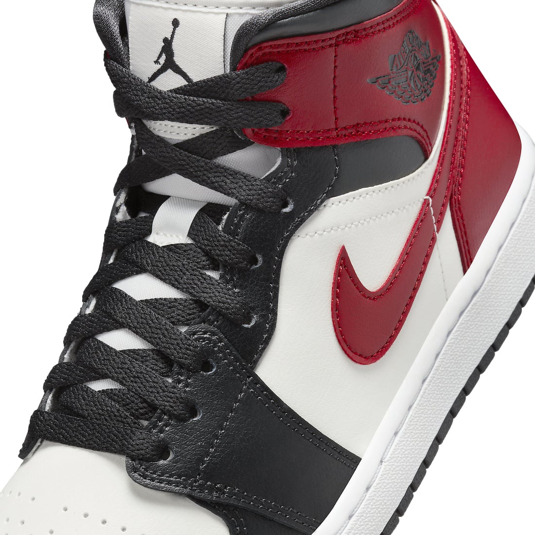 Air Jordan 1 Mid WMNS Black Toe - Image 7