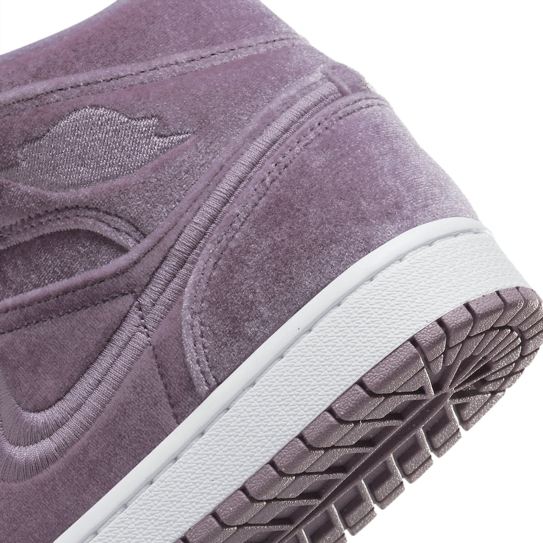 Air Jordan 1 Mid WMNS Purple Velvet - Image 8