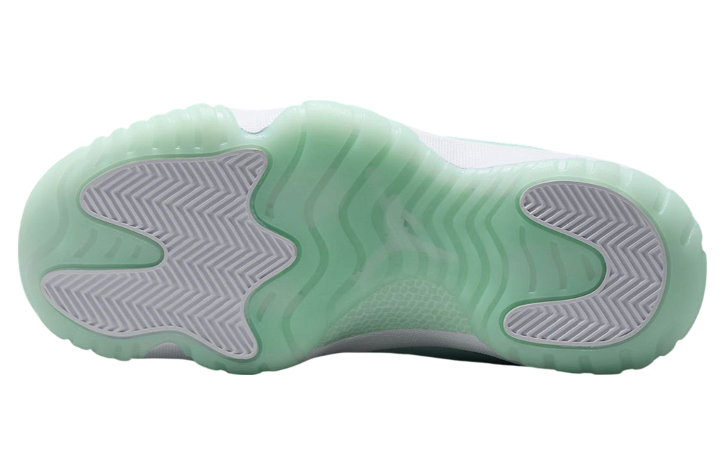 Air Jordan 11 Low WMNS Igloo - Image 6