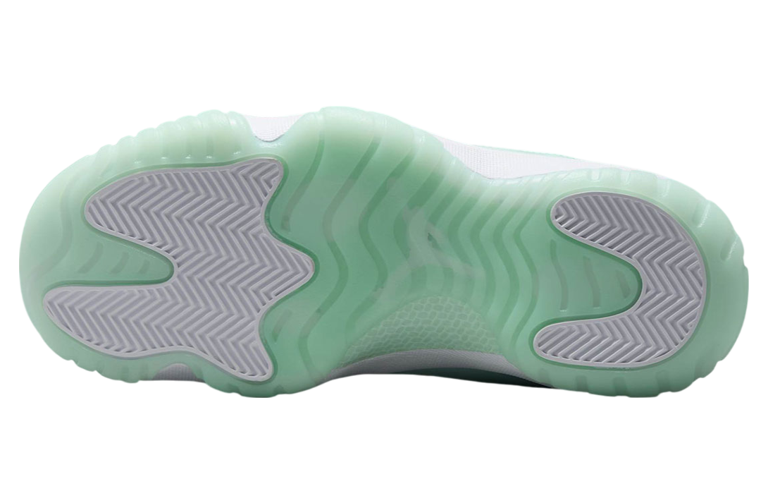 Air Jordan 11 Low WMNS Igloo - Image 6