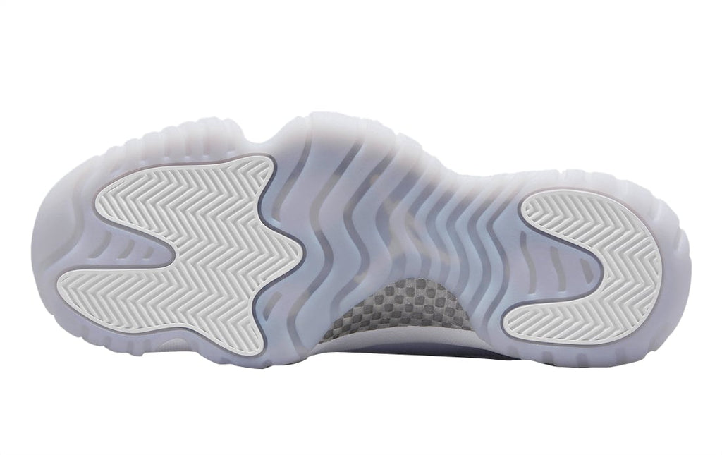 Air Jordan 11 Low WMNS Pure Violet - Image 6