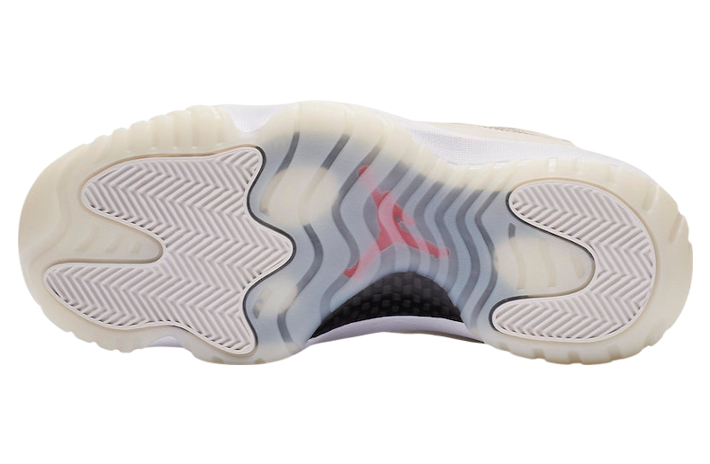 Air Jordan 11 Platinum Tint - Image 6