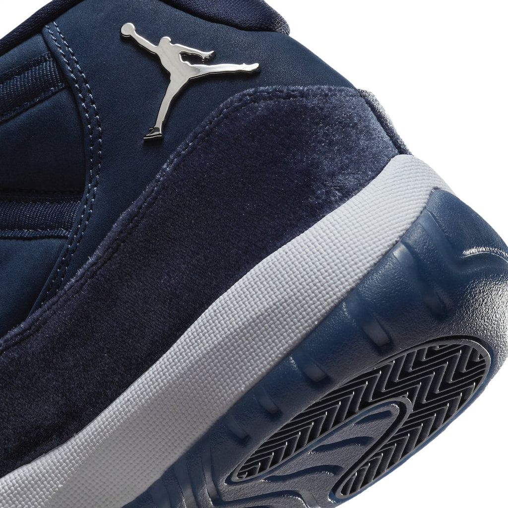 Air Jordan 11 Velvet WMNS Midnight Navy - Image 8