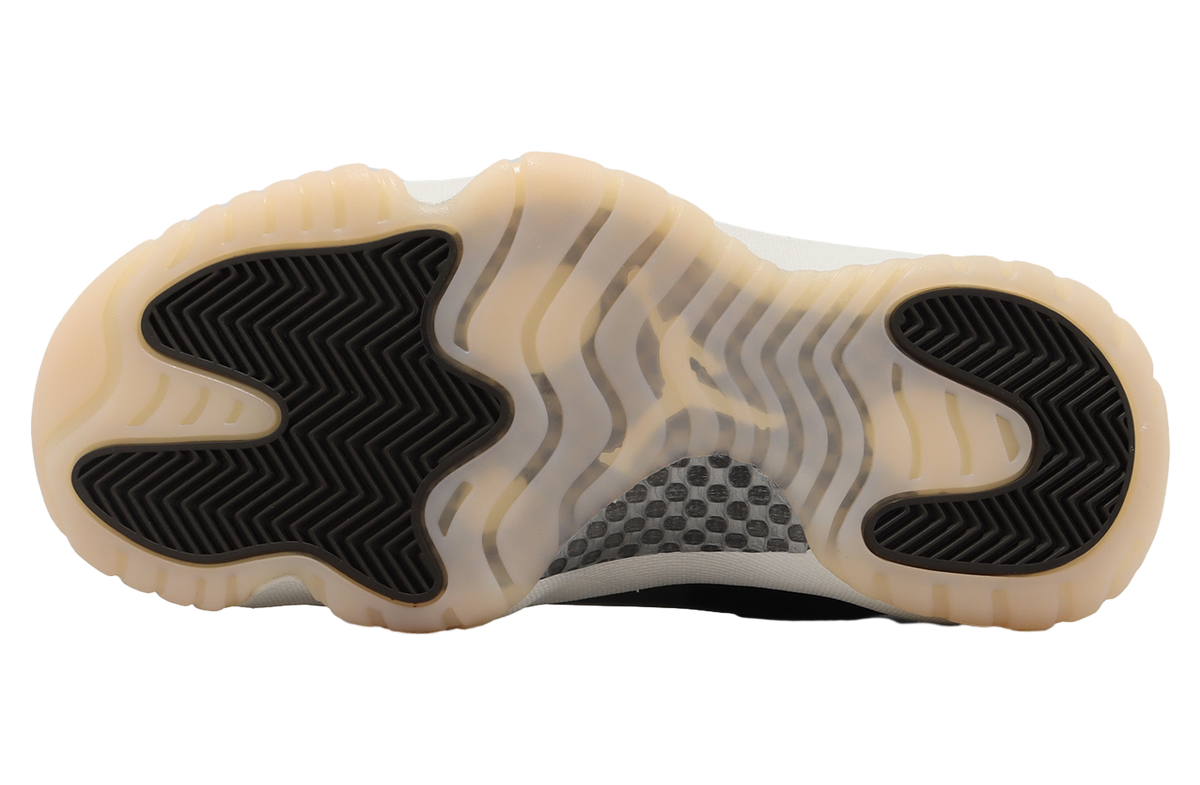 Air Jordan 11 WMNS Neapolitan - Image 4