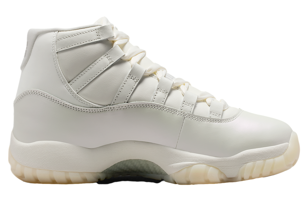 Air Jordan 11 WMNS Pearl - Image 3