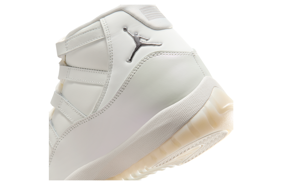 Air Jordan 11 WMNS Pearl - Image 8