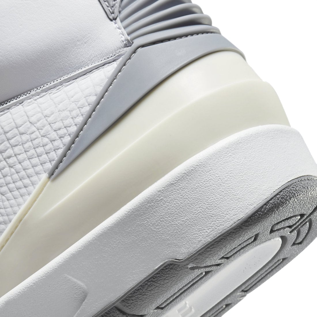 Air Jordan 2 Cement Grey - Image 8