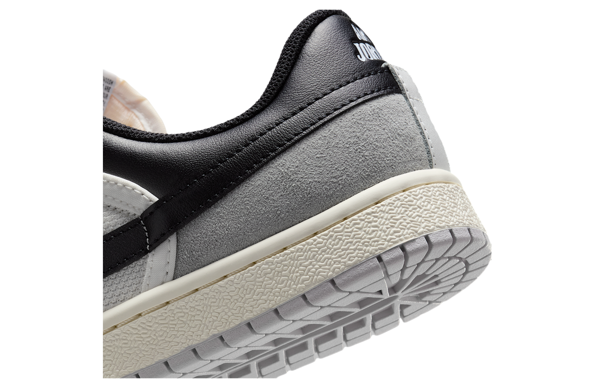 Air Jordan Skyline Low WMNS Summit White / Light Smoke Grey - Image 8