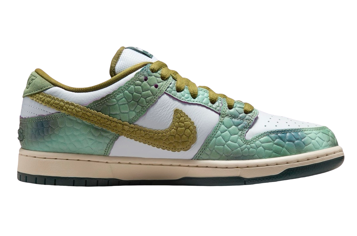 Alexis Sablone x Nike SB Dunk Low - Image 3