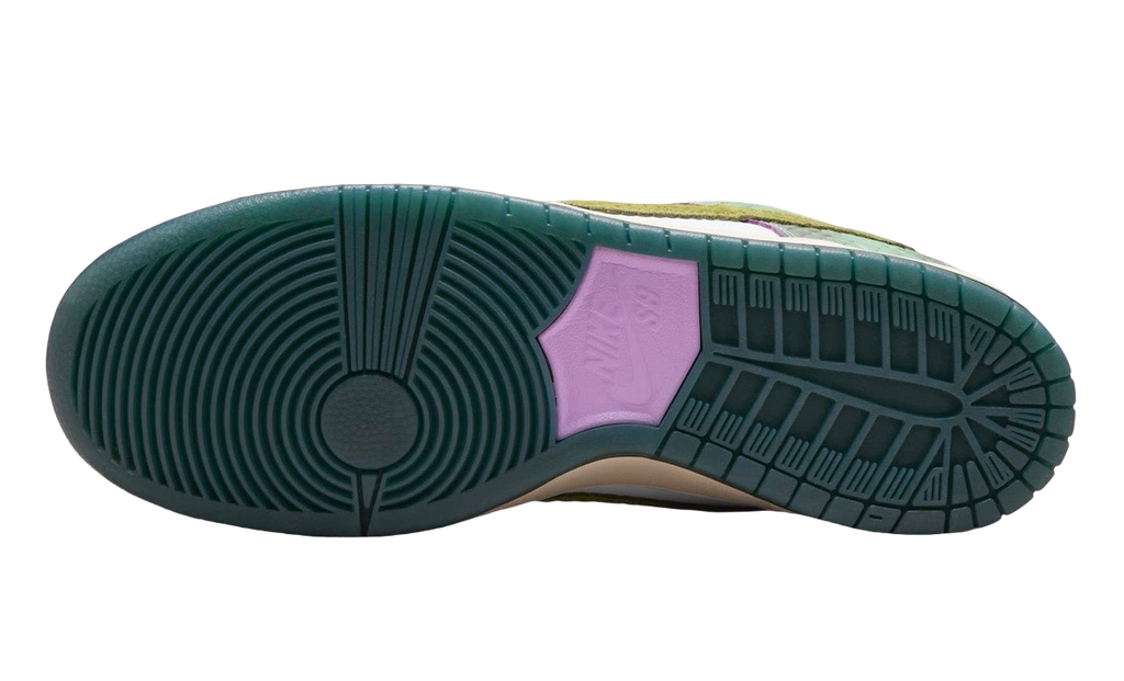 Alexis Sablone x Nike SB Dunk Low - Image 6