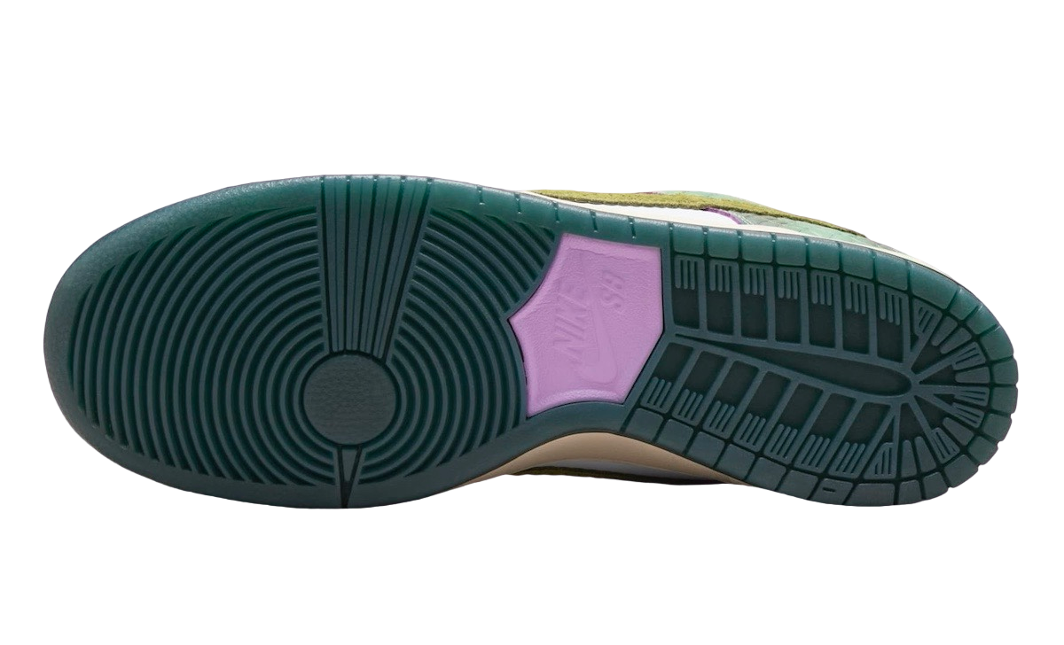 Alexis Sablone x Nike SB Dunk Low - Image 6