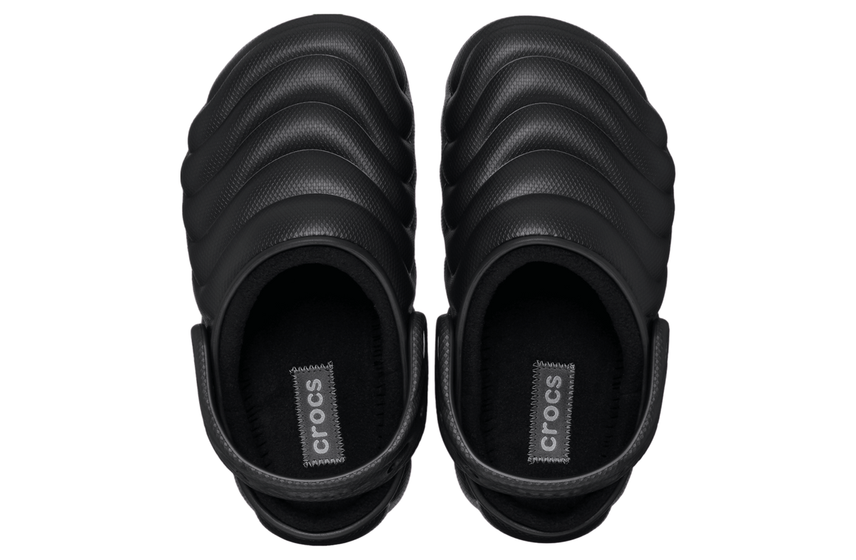Crocs Classic Lined Overpuff Clog Black - Image 3