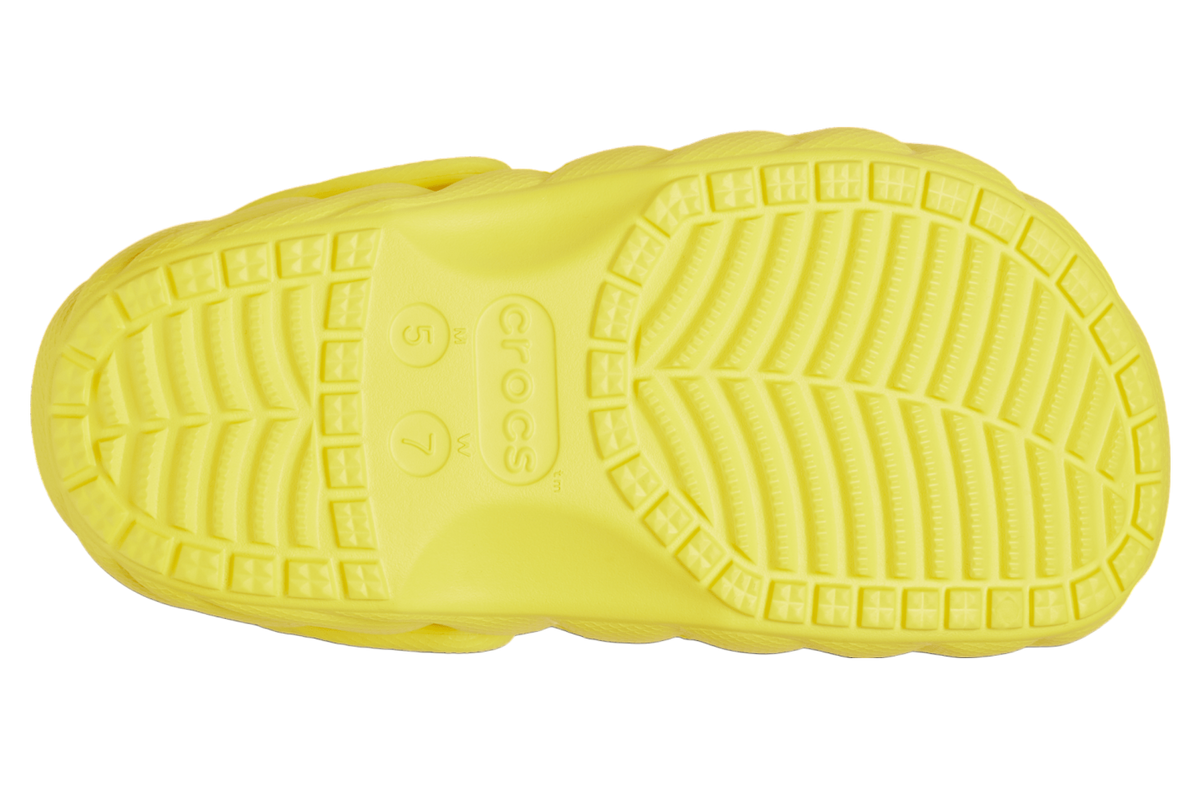 Crocs Classic Lined Overpuff Clog Cyber Yellow - Image 4