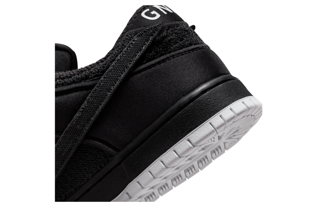 Gnarhunters x Nike SB Dunk Low - Image 15