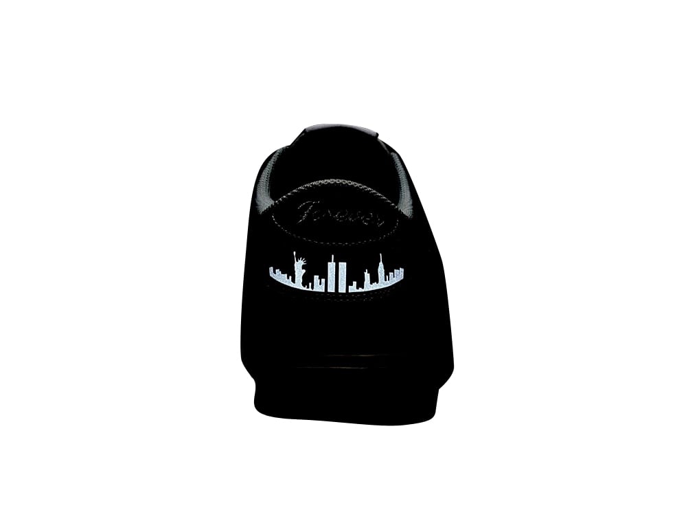 HUF x Nike SB Dunk Low NYC - Image 6