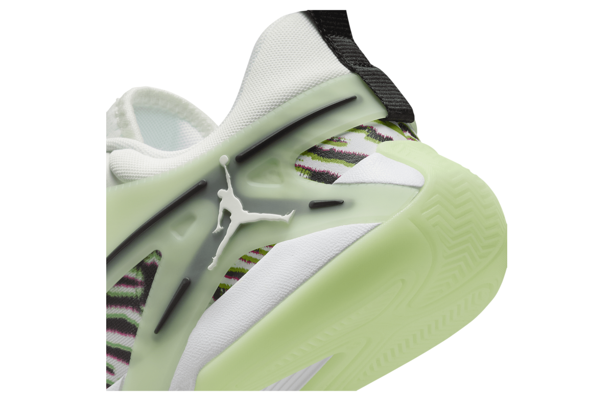 Jordan Heir Sail / Vapor Green - Image 8