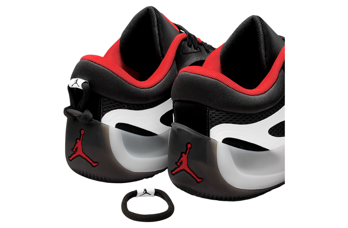 Jordan Heir Series 2 WMNS Black / University Red - Image 9