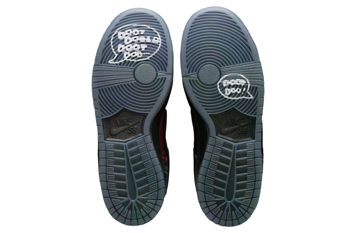 Nardwuar x Nike SB Dunk Low Pro - Image 7