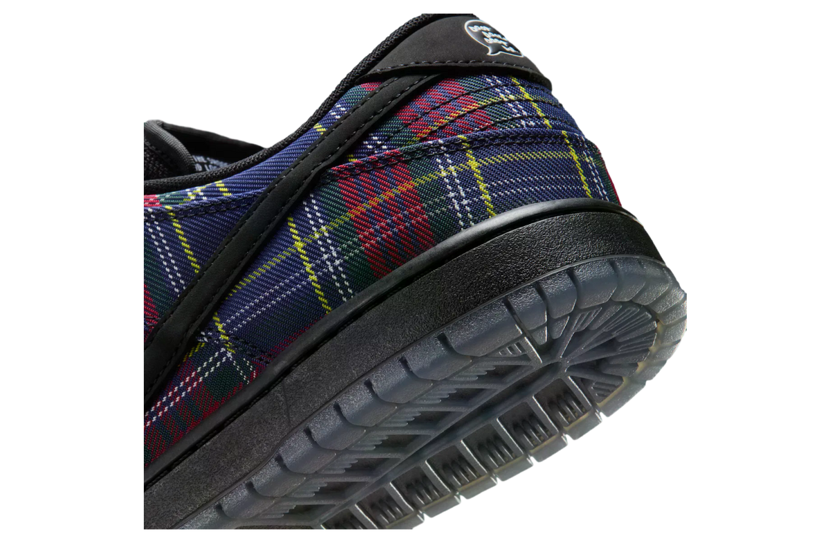 Nardwuar x Nike SB Dunk Low Pro - Image 9