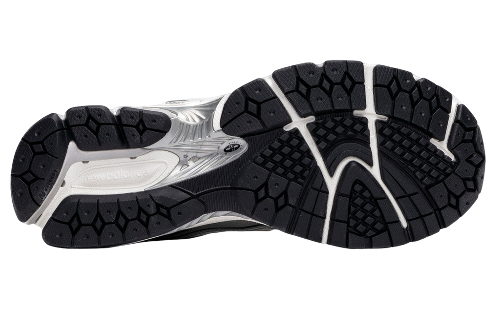 New Balance 1906R Silver Metallic Black - Image 5