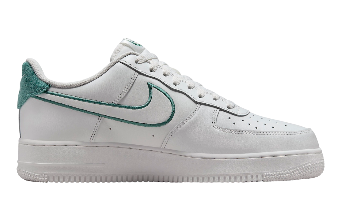 Nike Air Force 1 Low Resort & Sport - Image 3