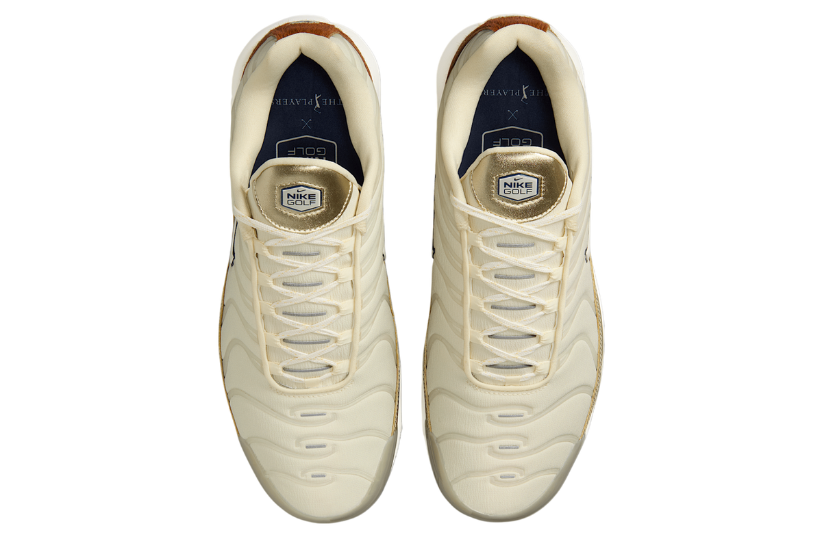 Nike Air Max Plus G Coconut Milk / Light Silver - Image 4