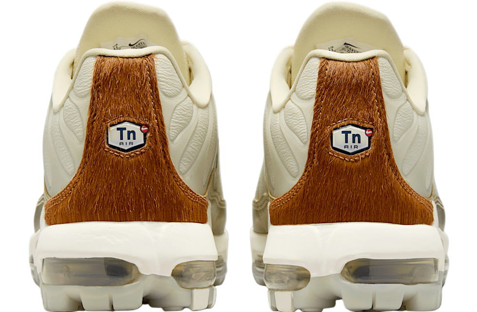 Nike Air Max Plus G Coconut Milk / Light Silver - Image 6