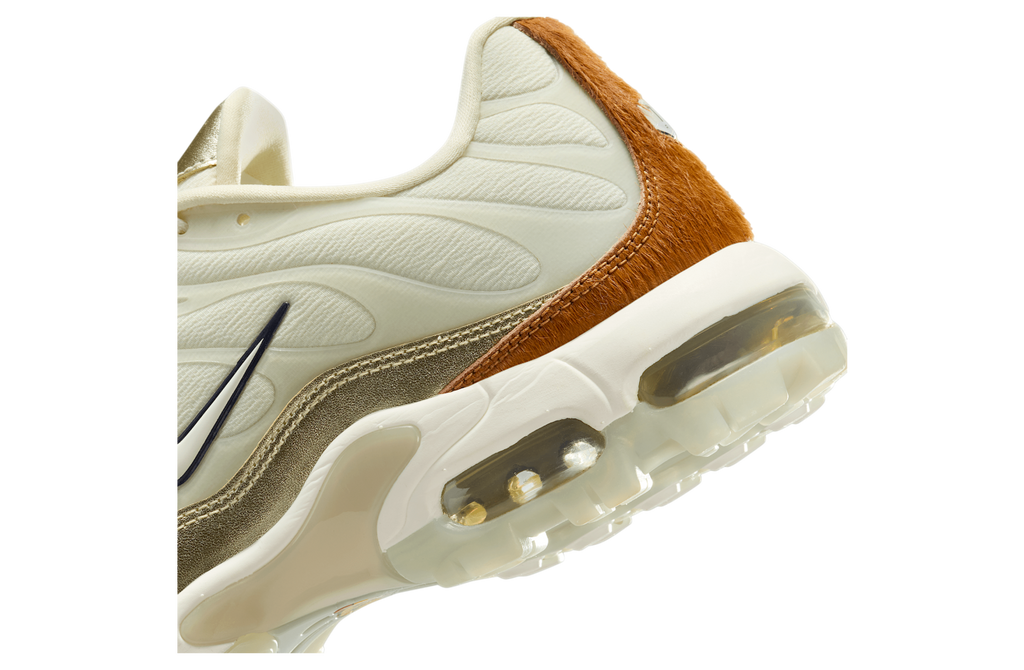 Nike Air Max Plus G Coconut Milk / Light Silver - Image 8