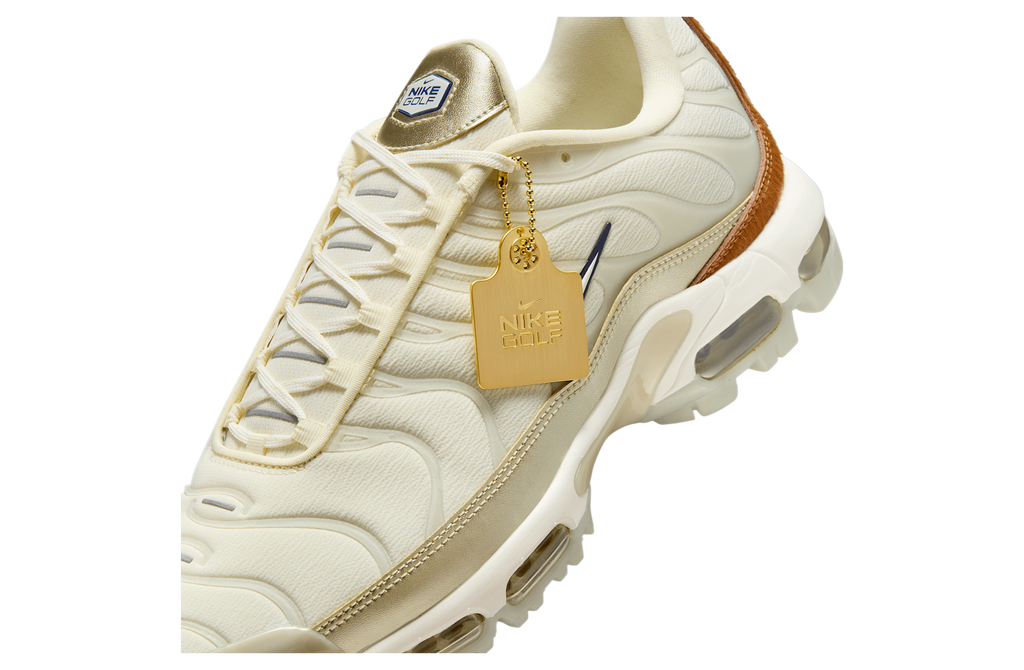 Nike Air Max Plus G Coconut Milk / Light Silver - Image 9