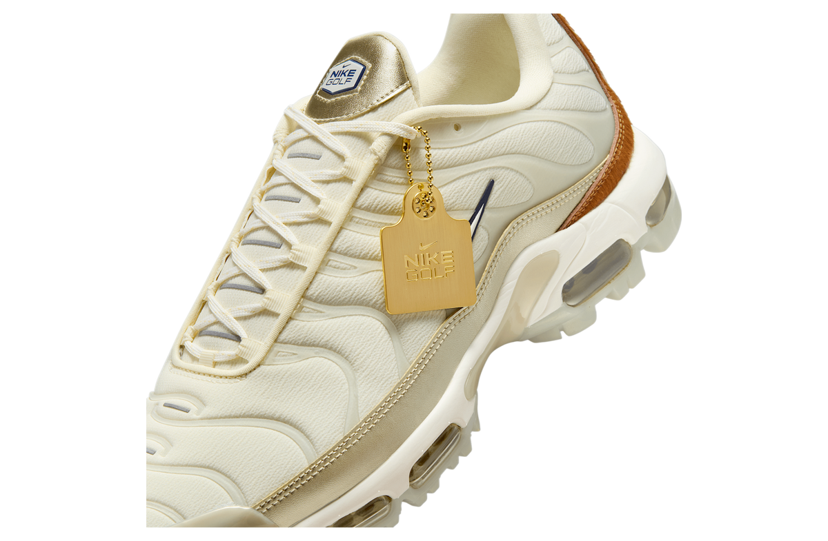 Nike Air Max Plus G Coconut Milk / Light Silver - Image 9
