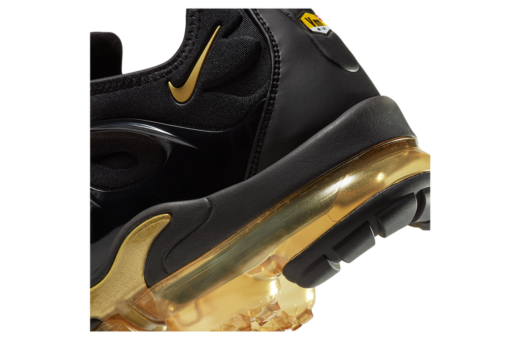 Nike Air Vapormax Plus Black / Metallic Gold - Image 8