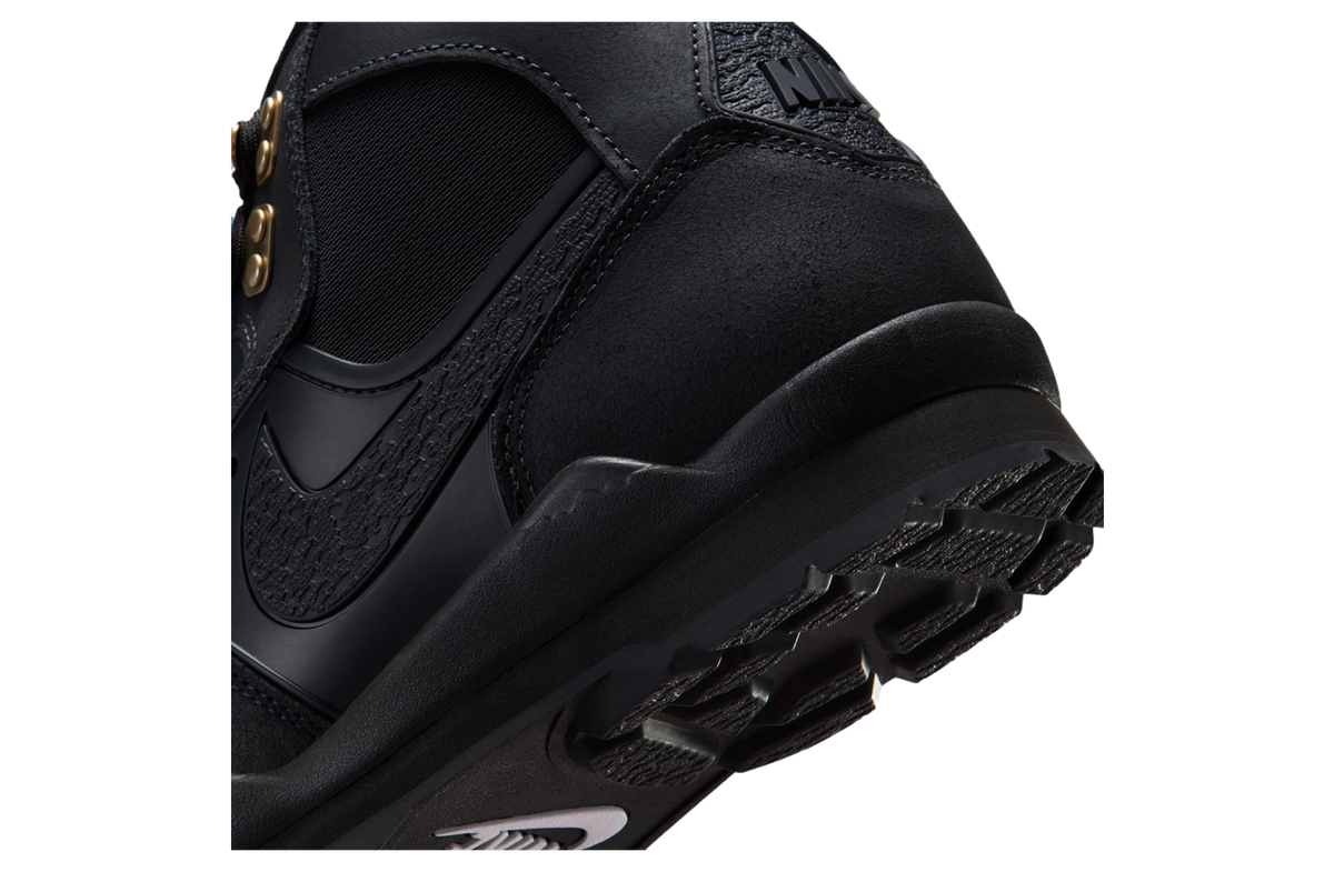 Nike Baltoro Black / Metallic Gold - Image 8