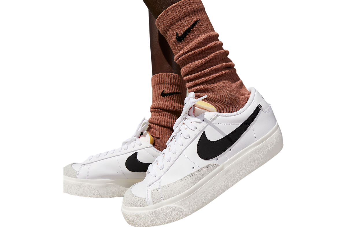 Nike Blazer Low Platform WMNS White / Sail / Team Orange - Image 2