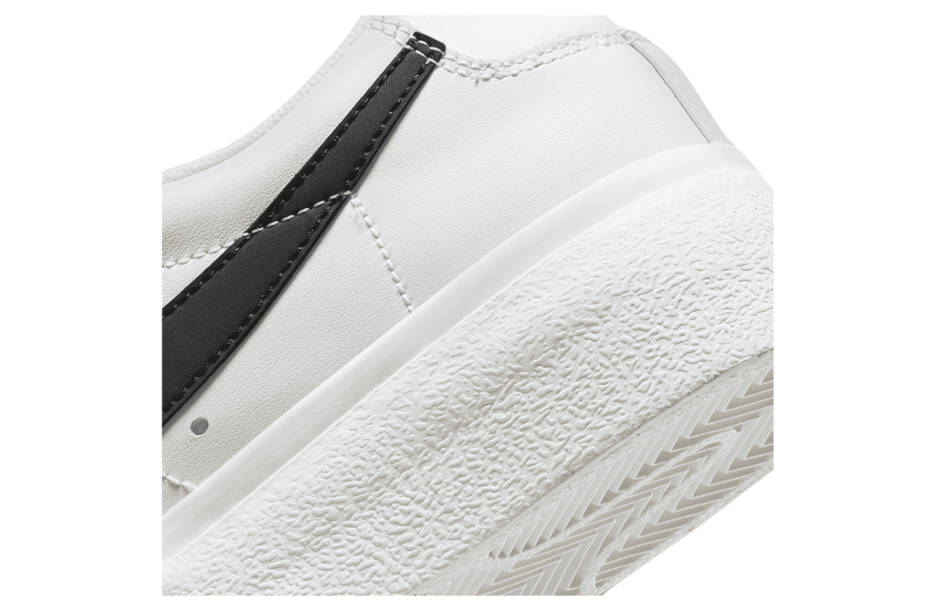 Nike Blazer Low Platform WMNS White / Sail / Team Orange - Image 9