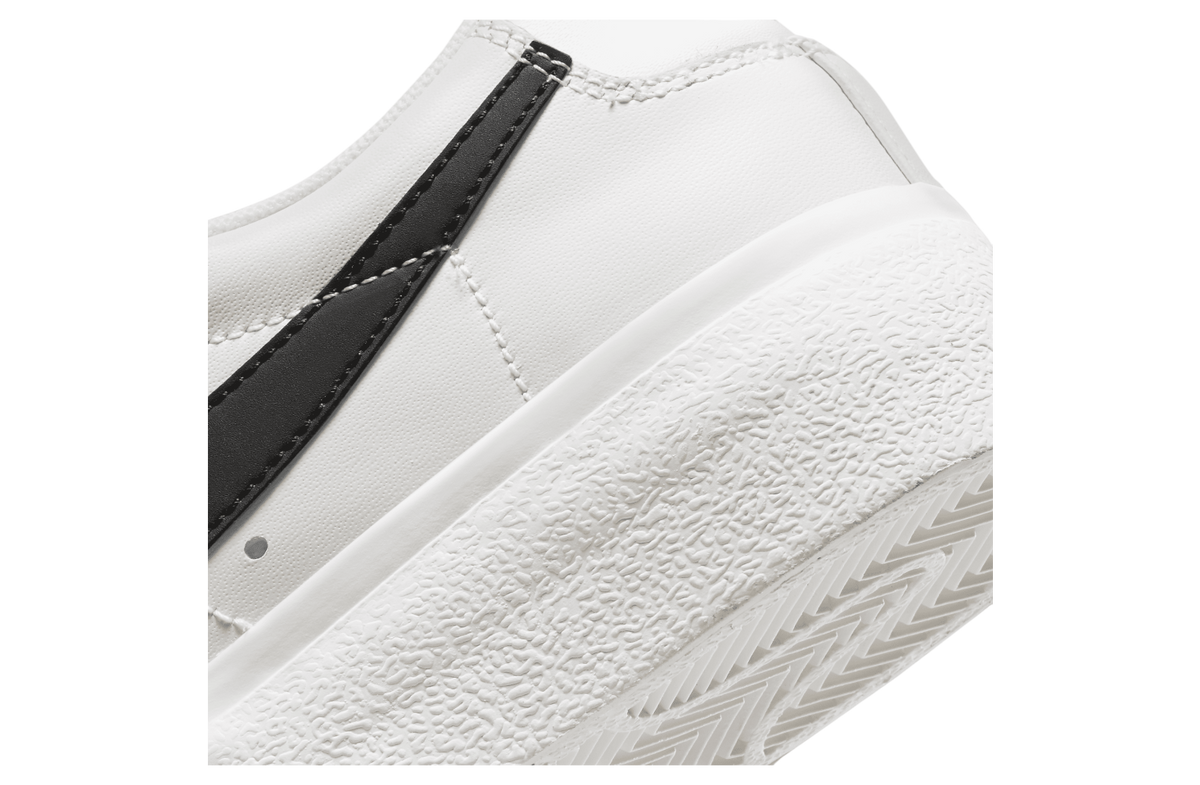 Nike Blazer Low Platform WMNS White / Sail / Team Orange - Image 9