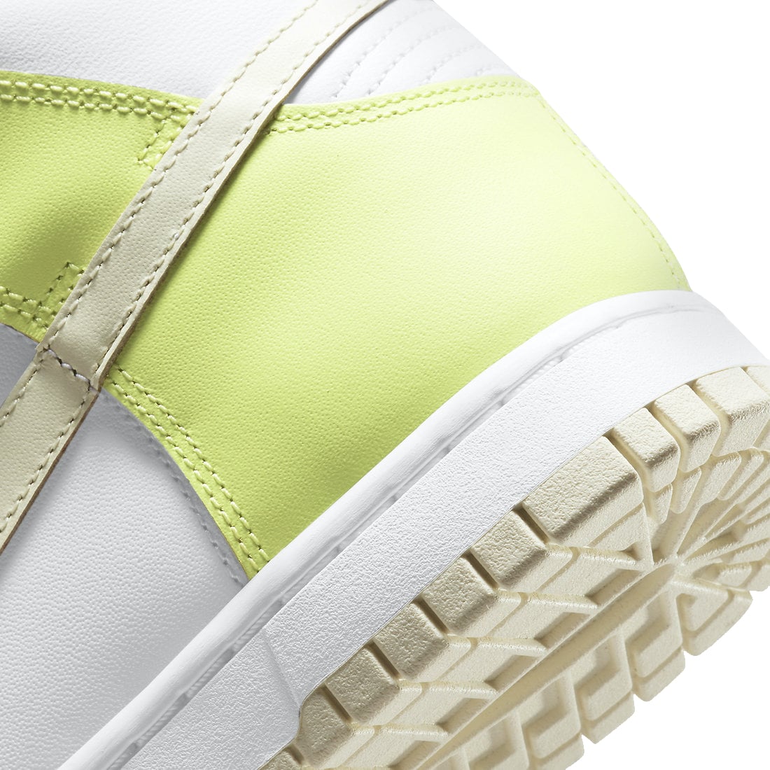 Nike Dunk High WMNS Cashmere - Image 7