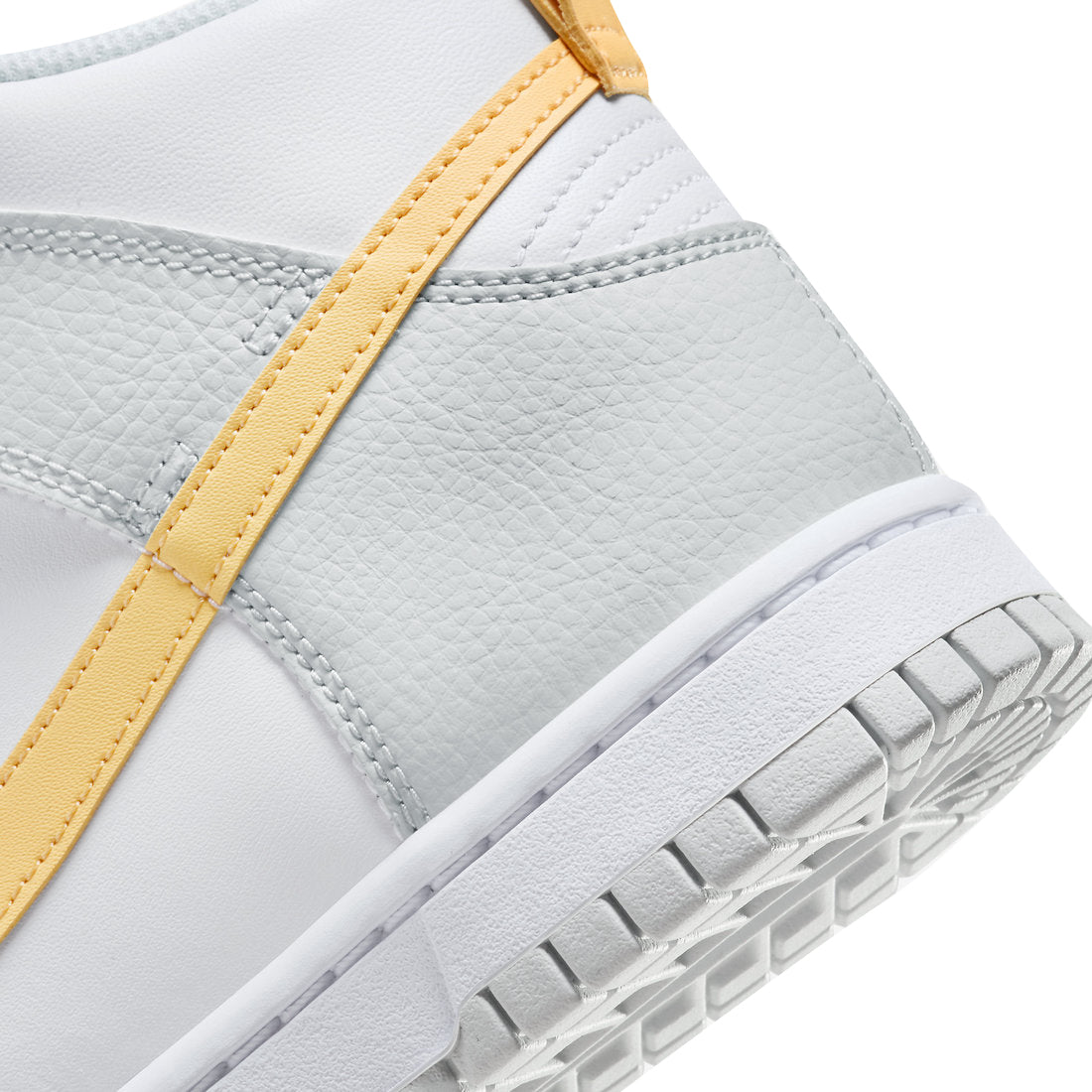 Nike Dunk High WMNS Pure Platinum Melon Tint - Image 8